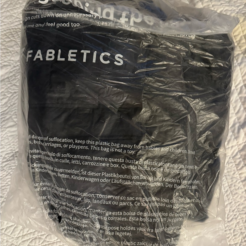 NWT Fabletics Essential Puffer, small - Picture 11 of 11